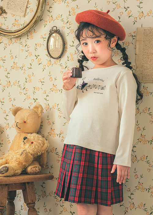 2023AW 女の子 LOOKBOOK メイン写真