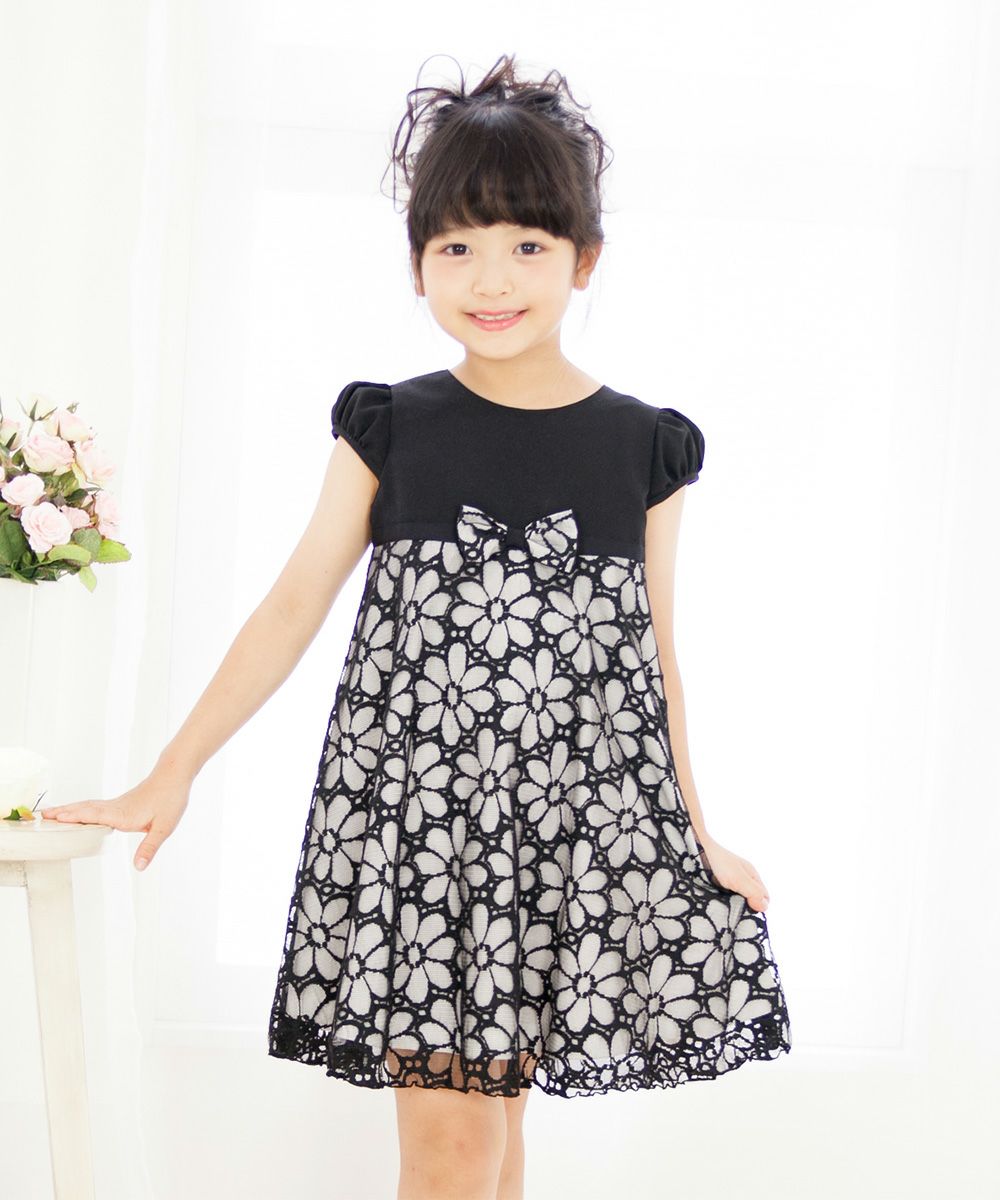 子供服 女の子 日本製お花レース 切替え ワンピース ブラック(00) モデル画像アップ