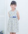 子供服 女の子 日本製 綿100％ 小花柄　ギャザー入り　リボン付き ブルー(61) モデル画像アップ