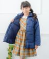子供服 女の子 バルーン裾中綿入りボタンコート ネイビー(06) モデル画像4