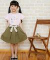 子供服 女の子 ボーダー柄リボンつきカラーツイルスカート カーキ(82) モデル画像全身