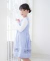 子供服 女の子 綿100％ストライプ柄リボン刺繍ワンピース ブルー(61) モデル画像2
