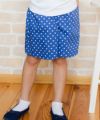子供服 女の子 日本製綿100％ドット柄キュロットパンツ ブルー(61) モデル画像アップ