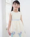 子供服 女の子 綿100％お花モチーフ＆プリントリボン付きワンピース オフホワイト(11) モデル画像3