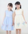 子供服 女の子 綿100％お花モチーフ＆プリントリボン付きワンピース ブルー(61) モデル画像1