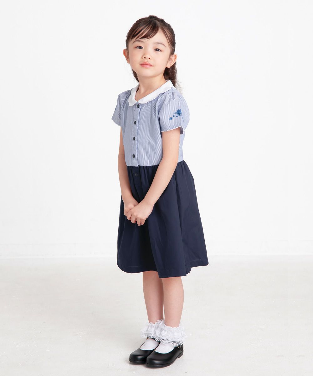 子供服 女の子 ストライプ柄スカラップ襟つきドッキングワンピース ブルー(61) モデル画像4