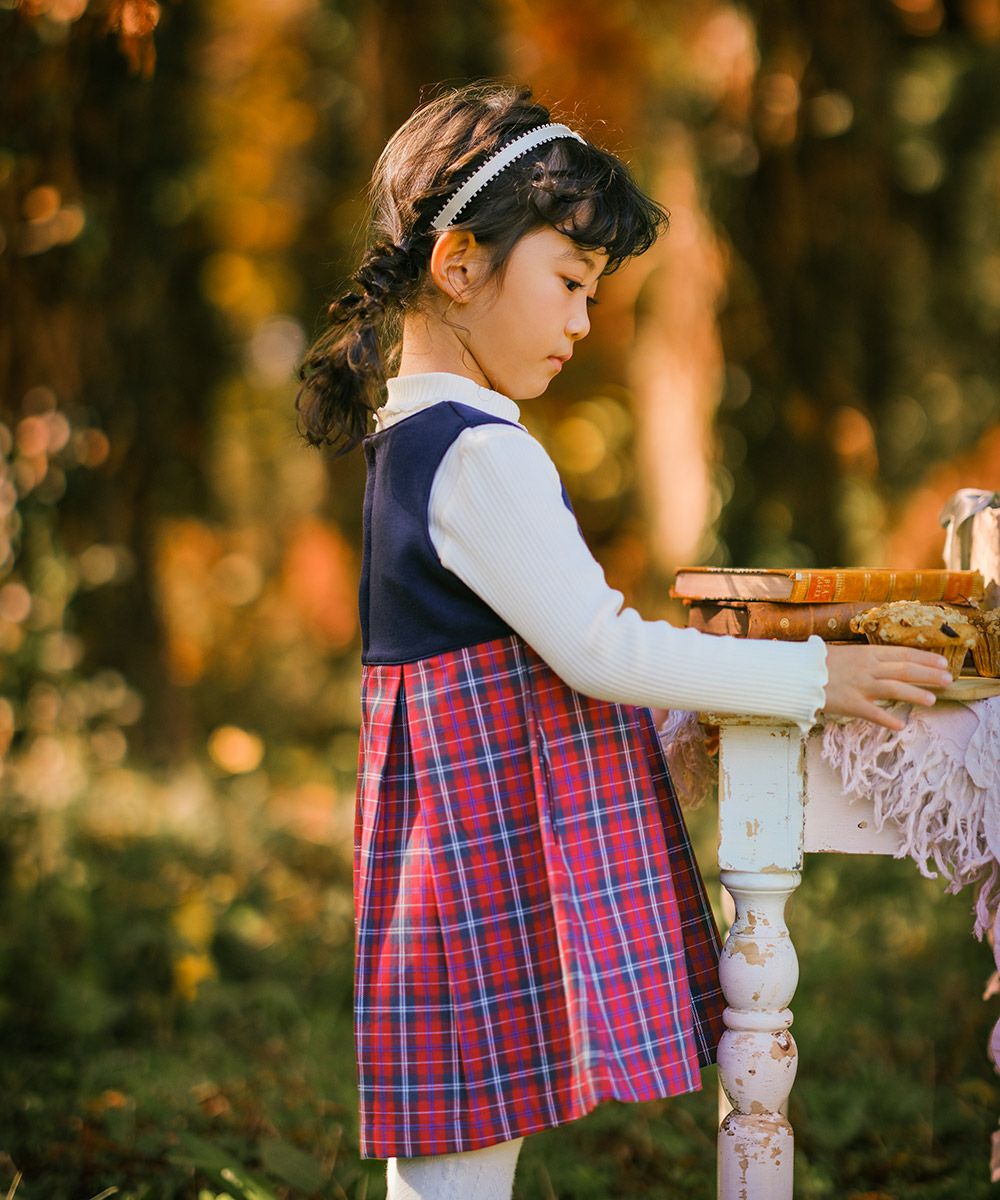 子供服 女の子 日本製綿100％リブ編みタートルネックTシャツ オフホワイト(11) モデル画像13