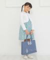 子供服 女の子 音符刺繍リボン付きトートバッグ ネイビー(06) モデル画像2