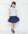 子供服 女の子 綿100％貝殻モチーフTシャツ ブルー(61) モデル画像全身