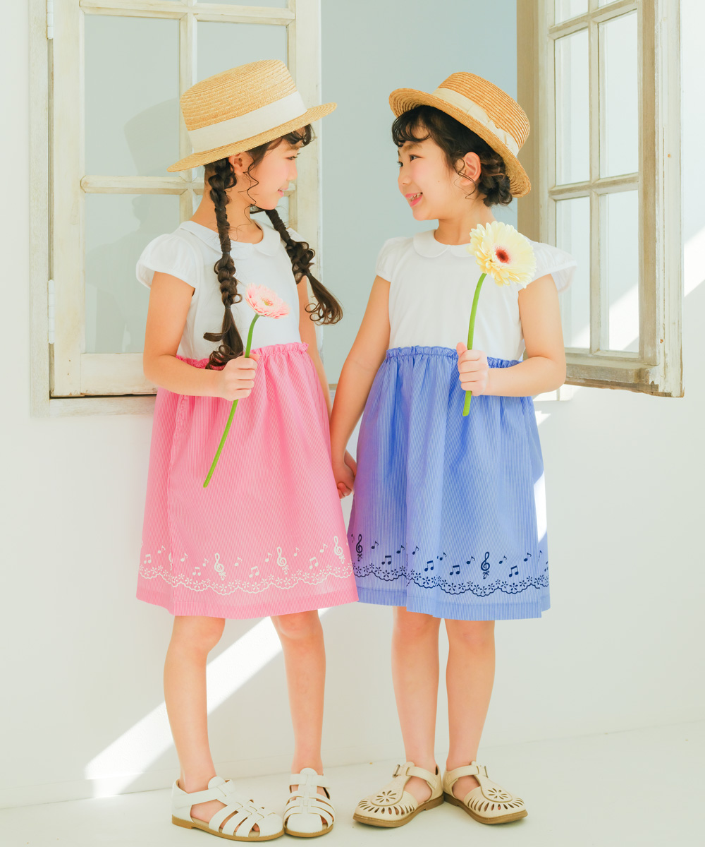 子供服 女の子 ストライプ柄音符プリント襟付きドッキングワンピース ブルー(61) 背面