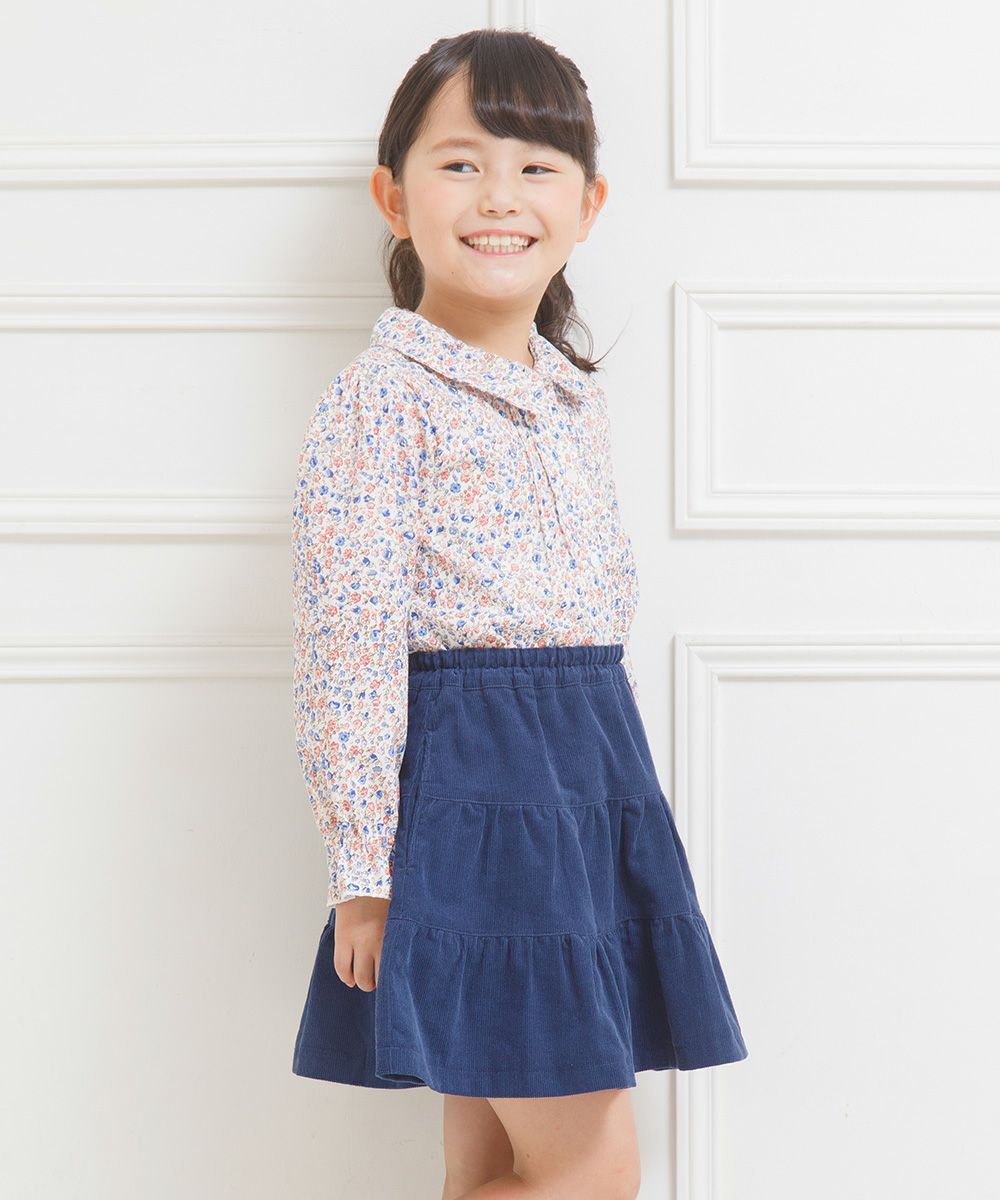 子供服 女の子 小花柄ギャザー襟付きフリル袖ブラウス ブルー(61) モデル画像2