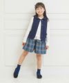 子供服 女の子 オリジナルチェック柄リボン付きキュロットパンツ チャコールグレー(93) モデル画像3