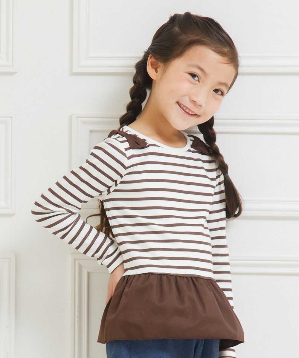 子供服 女の子 ボーダー柄リボンつきフリル切り替えTシャツ ブラウン(05) モデル画像アップ