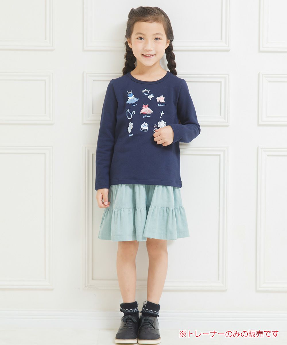子供服 女の子 バレエモチーフ＆リボン＆お花付き裏毛トレーナー ネイビー(06) モデル画像全身