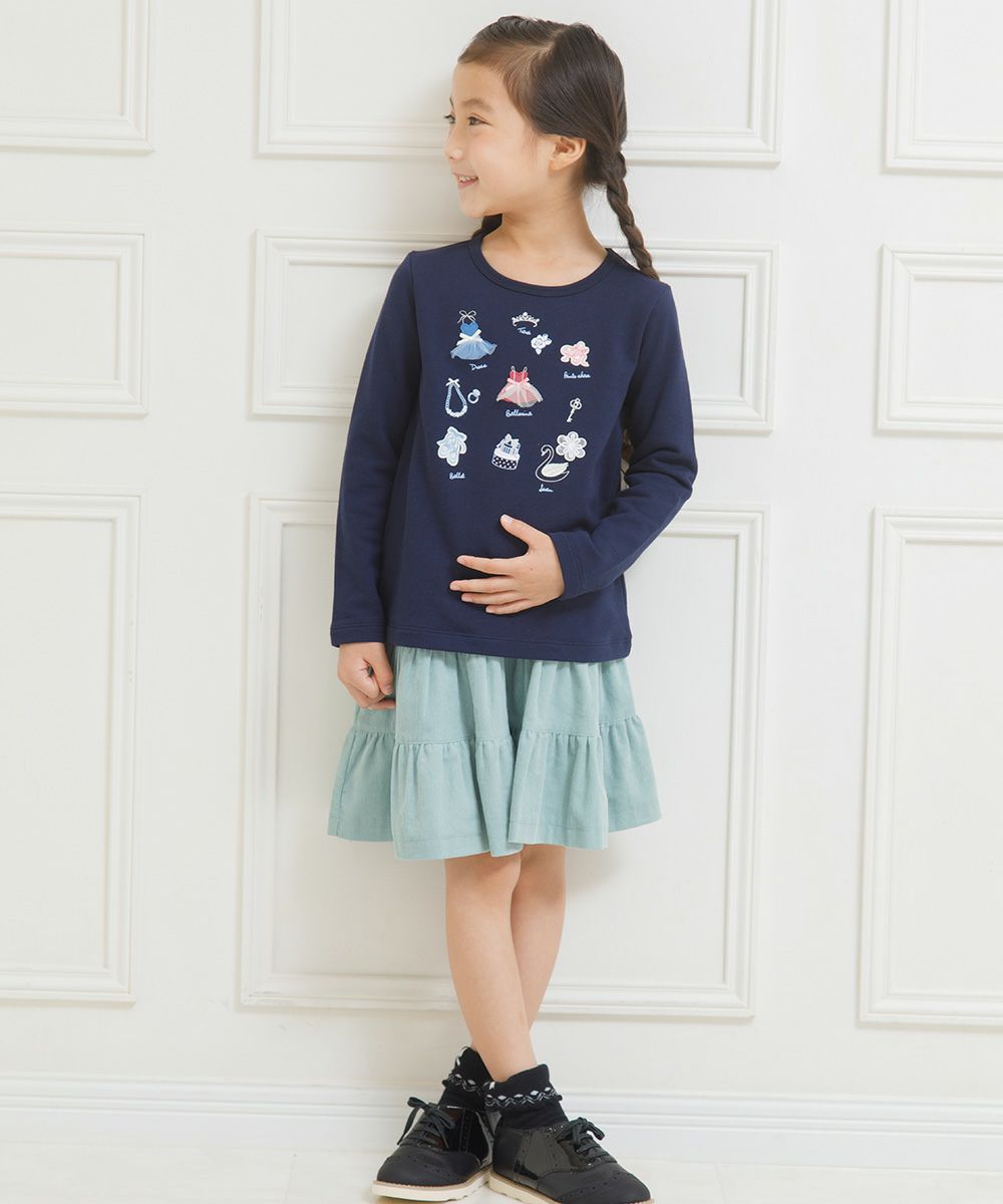 子供服 女の子 バレエモチーフ＆リボン＆お花付き裏毛トレーナー ネイビー(06) モデル画像2