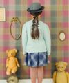 子供服 女の子 リボンチュール付き香水瓶＆帽子＆ロゴ刺繍裏起毛トレーナー グリーン(08) モデル画像4