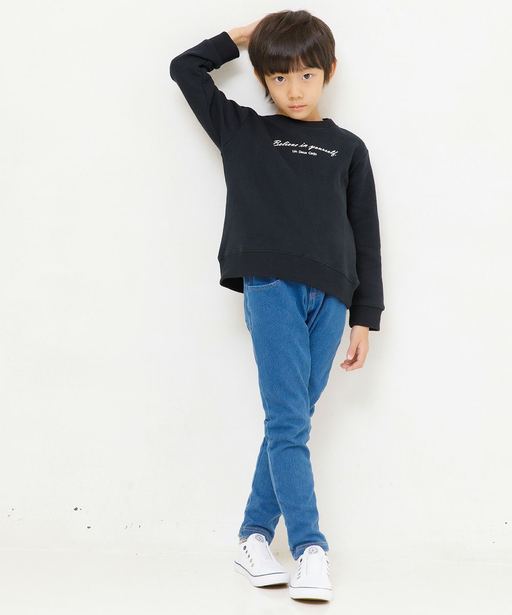 ベビー服 男の子 綿100％ロゴプリント裏毛トレーナー ブラック(00) モデル画像全身