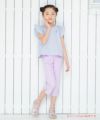 子供服 女の子 ストレッチツイル素材リボンつき７分丈パンツ パープル(91) モデル画像全身