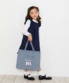 子供服 女の子 ネコモチーフ＆フリル付きダンガリートートバッグ ネイビー(06) モデル画像4