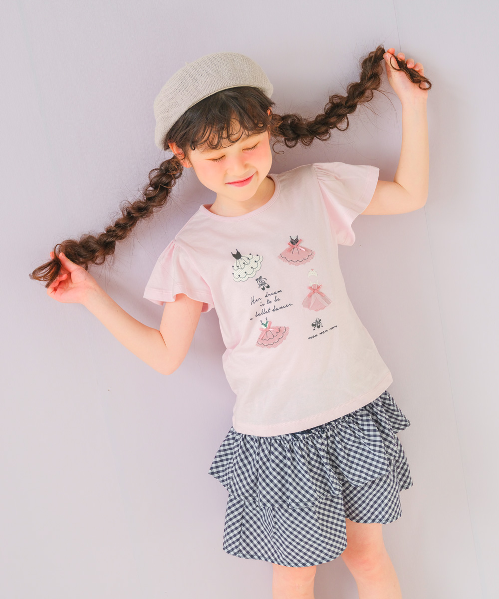 子供服 女の子 綿100％バレエプリントTシャツ オフホワイト(11) モデル画像全身