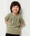 ベビー服 男の子 ベビーサイズ綿100％ギタープリント楽器シリーズTシャツ カーキ(82) モデル画像アップ