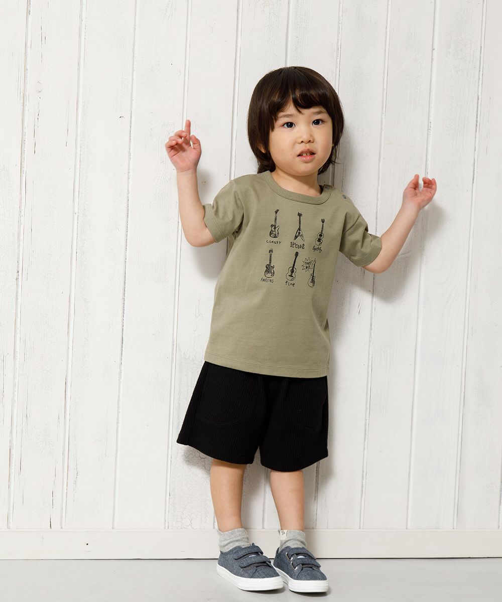 ベビー服 男の子 ベビーサイズ綿100％ギタープリント楽器シリーズTシャツ カーキ(82) モデル画像3