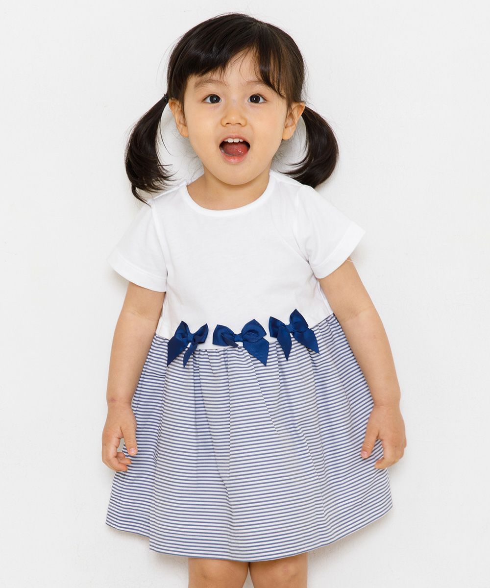 ベビー服 男の子 ベビーサイズボーダー柄リボン＆裏地付きドッキングワンピース オフホワイト(11) モデル画像アップ