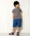 子供服 男の子 綿100％バックロゴプリントゆったりシルエットTシャツ チャコールグレー(93) モデル画像4