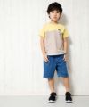 子供服 男の子 バイカラー切替えロゴワッペン付きTシャツ イエロー(04) モデル画像2