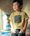 子供服 男の子 綿100％メッセージロゴプリントTシャツ イエロー(04) モデル画像全身