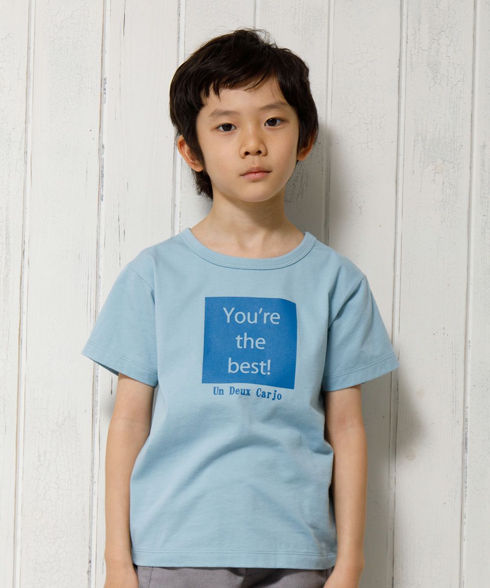 子供服 男の子 綿100％メッセージロゴプリントTシャツ ブルー(61) モデル画像アップ