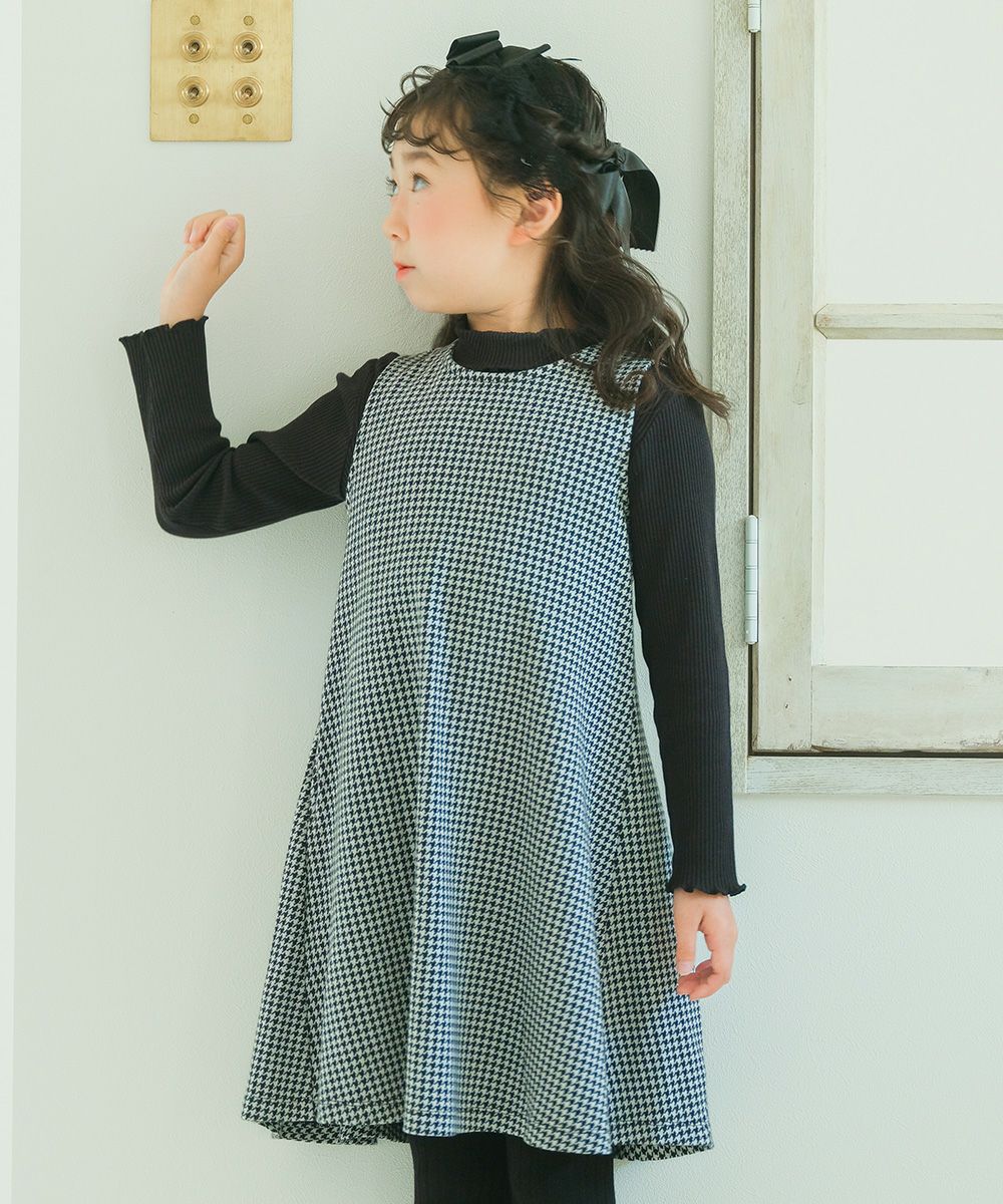 子供服 女の子 無地リブ生地インナーハイネックTシャツ ブラック(00) デザインポイント1