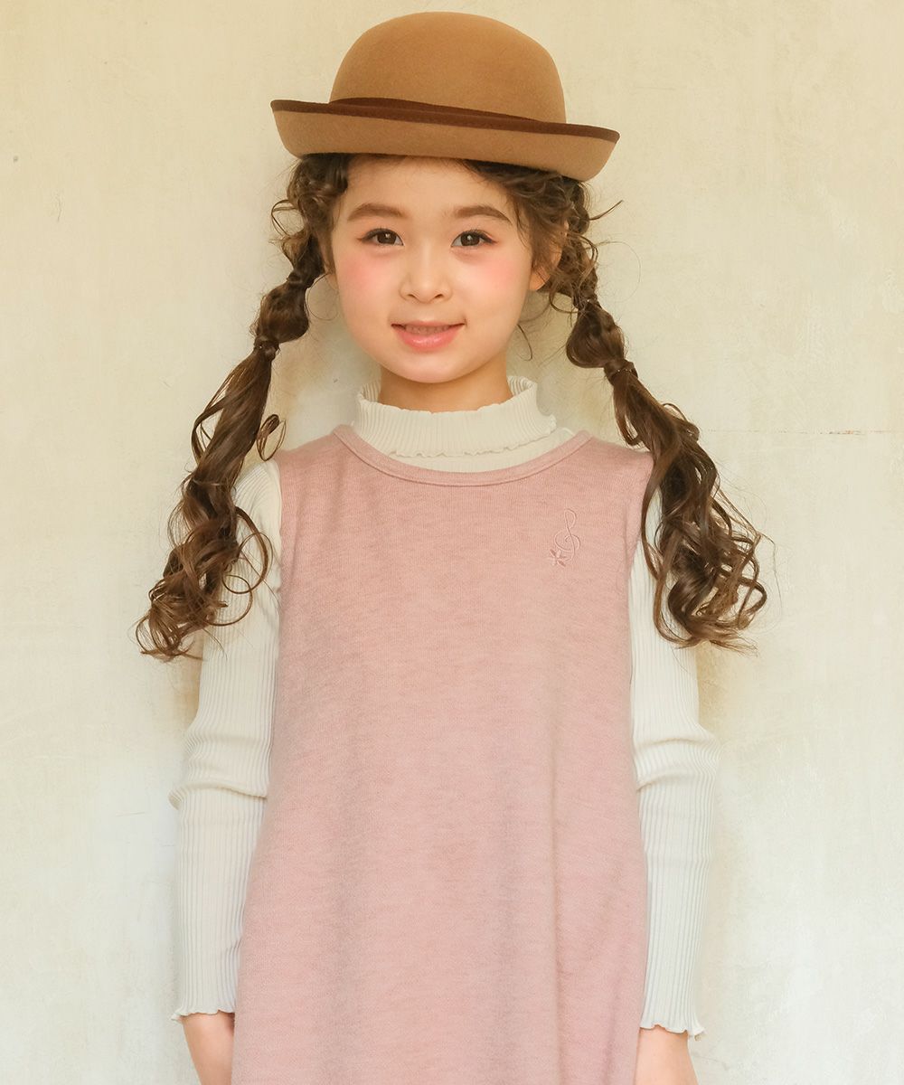 子供服 女の子 無地リブ生地インナーハイネックTシャツ ブラック(00) モデル画像4