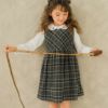 子供服 女の子 チェック柄ギャザーワンピース グレー(09) モデル画像アップ