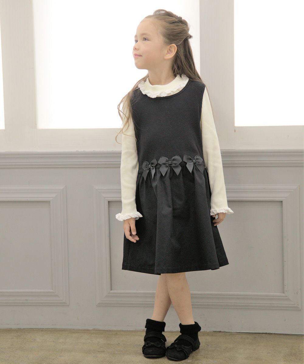 子供服 女の子 綿100％レース付きタートルネックTシャツ オフホワイト(11) モデル画像全身