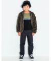 子供服 男の子 スーパーストレッチツイル素材ロゴ刺繍ロングパンツ チャコールグレー(93) モデル画像全身