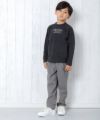 子供服 男の子 裏微起毛ストレッチツイルフルレングスベイカーパンツ グレー(09) モデル画像全身