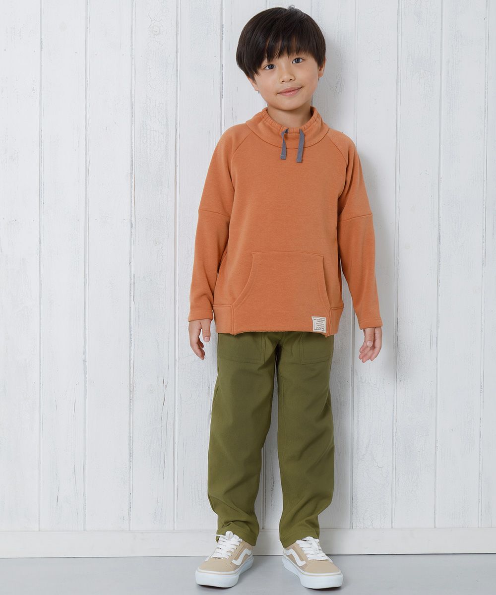 子供服 男の子 裏微起毛ストレッチツイルフルレングスベイカーパンツ カーキ(82) モデル画像アップ
