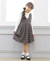 子供服 女の子 レトロチェック柄カシュクールタックワンピース ネイビー(06) モデル画像全身