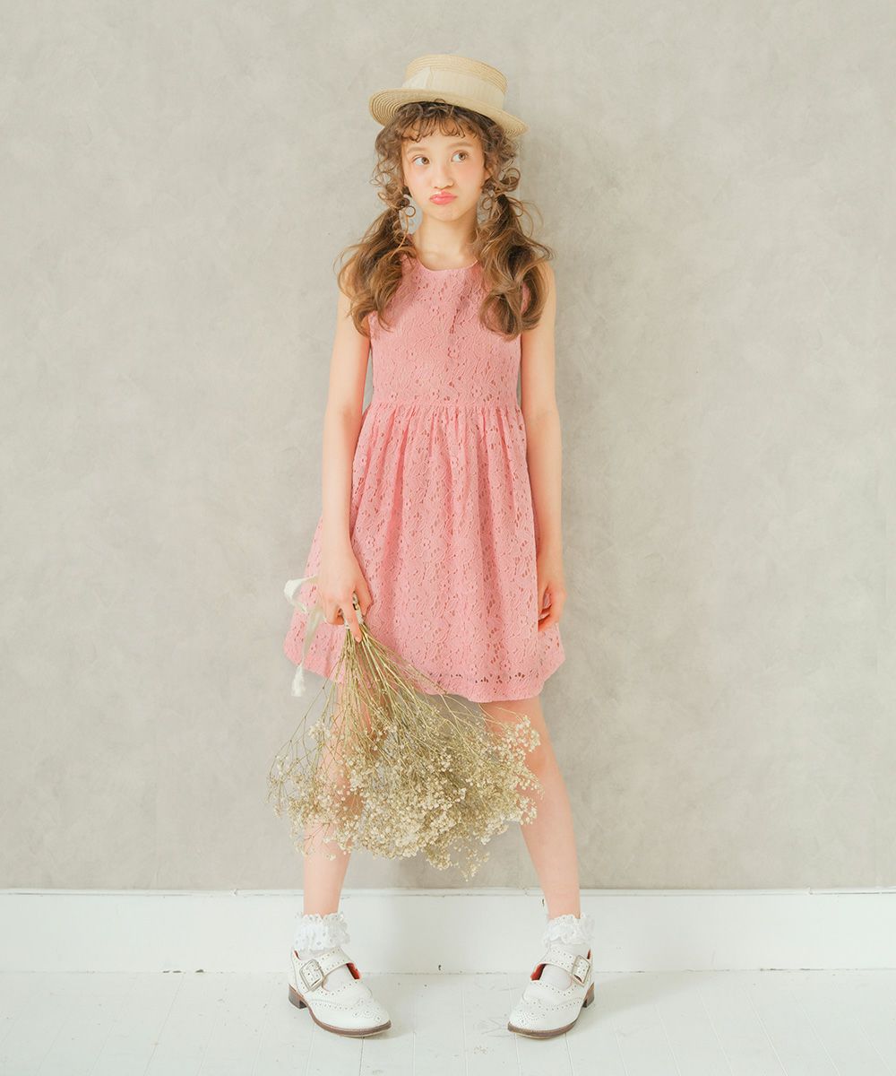 子供服 女の子 リボン付きレース裏地付きワンピース ピンク(02) モデル画像５