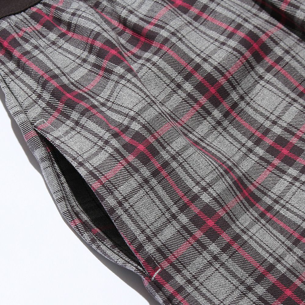 子供服 女の子 オリジナルチェック柄リボン付きワンピース チャコールグレー(93) デザインポイント2