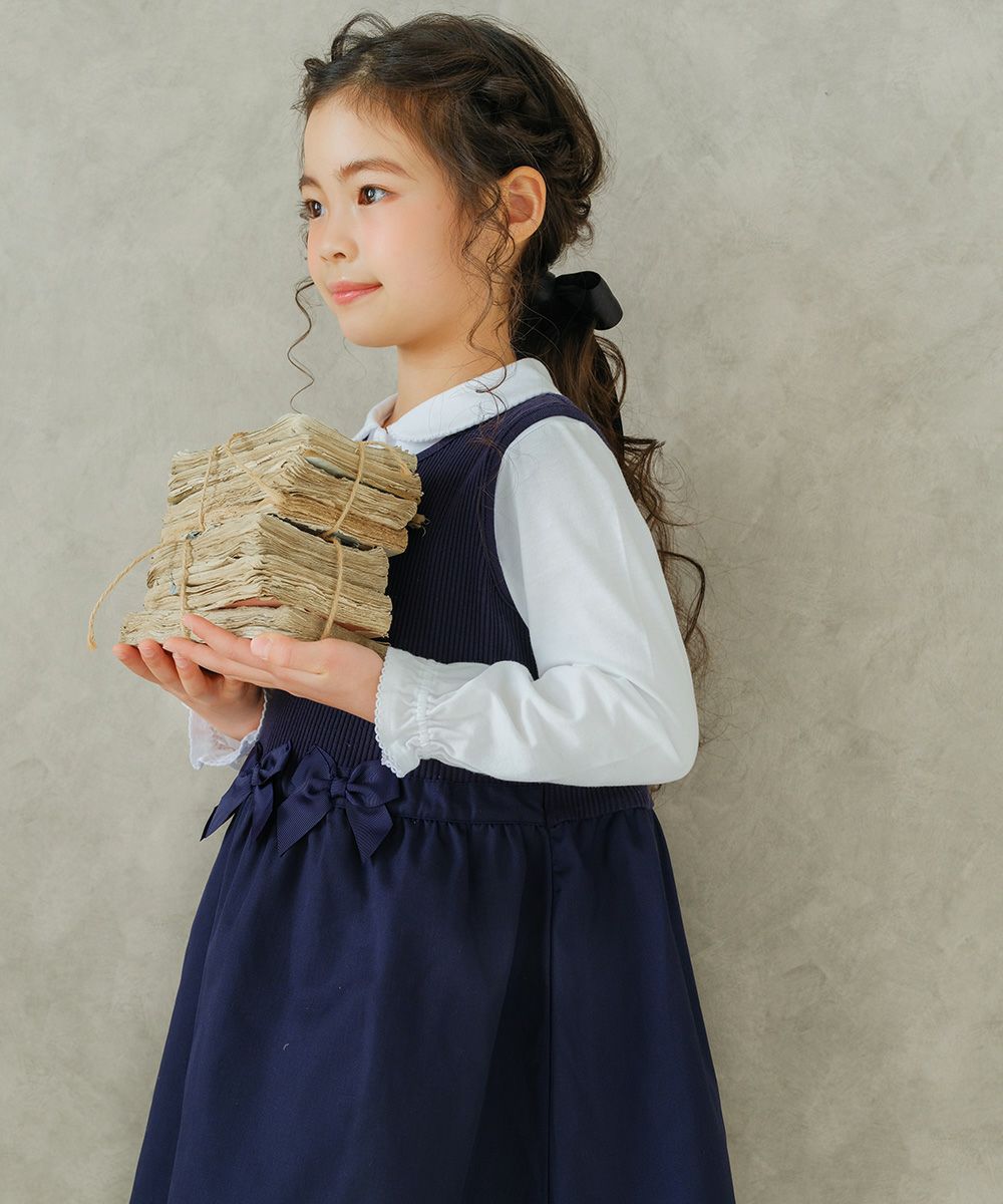 ベビー服 女の子 リボン付きギャザー異素材切り替えドッキングワンピース ネイビー(06) モデル画像全身