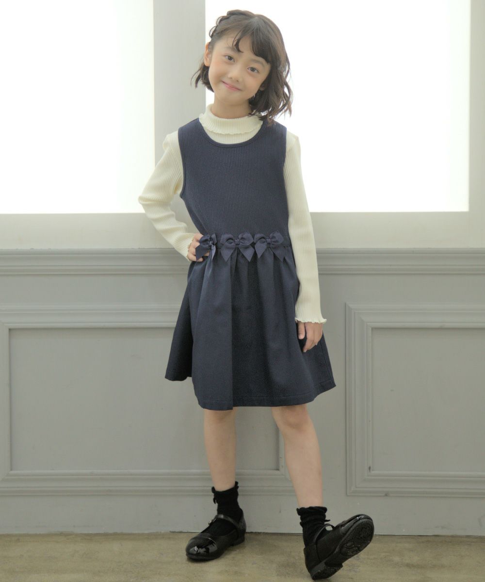 ベビー服 女の子 リボン付きギャザー異素材切り替えドッキングワンピース ネイビー(06) モデル画像2