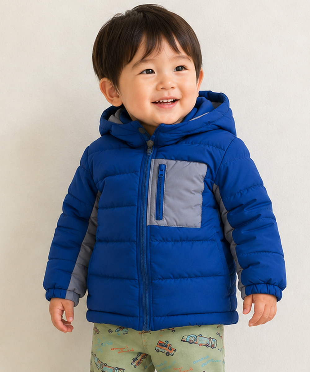 ベビー服 男の子 フード付きジップアップ中綿ジャケットコート ブルー(61) モデル画像アップ