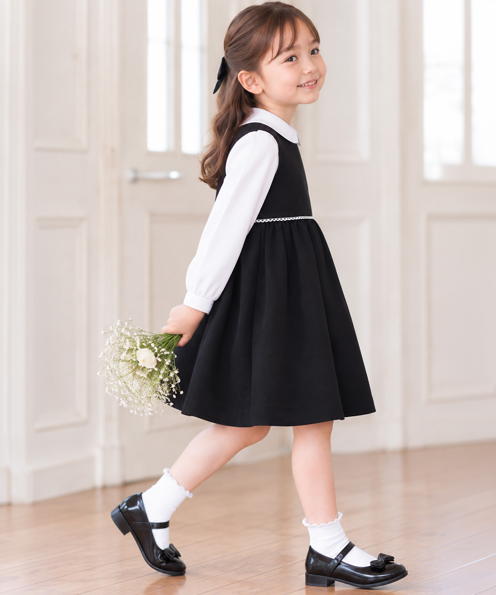 子供服 女の子 日本製レース付きギャザーワンピース ネイビー(06) モデル画像4