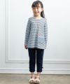 子供服 女の子 綿100％ボーダー柄ポシェットモチーフ付きTシャツ ブルー(61) モデル画像全身