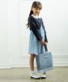 子供服 女の子 バレエ＆リボンモチーフダンガリートートバッグ ネイビー(06) モデル画像3