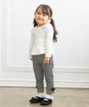 ベビー服 女の子 リボン付きチュールフリルつきTシャツ オフホワイト(11) モデル画像全身