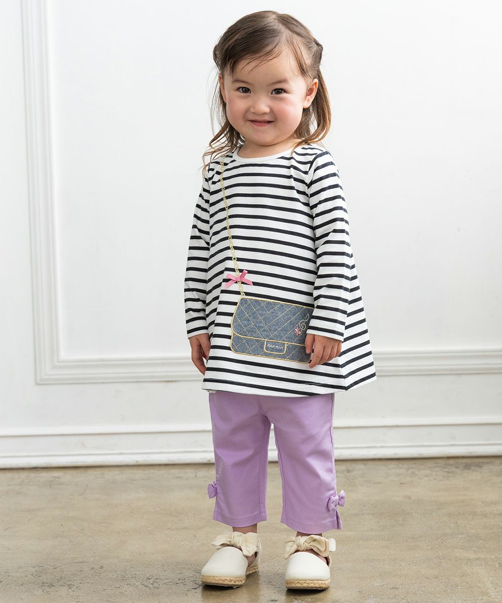 ベビー服 女の子 ベビーサイズ綿100％ボーダー柄Tシャツ オフホワイト(11) モデル画像全身