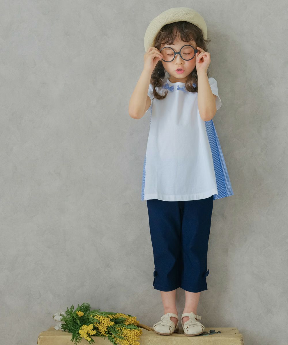 ベビー服 女の子 チェック柄切り替えTシャツ オフホワイト(11) モデル画像全身